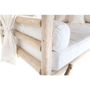 Daybed με μαξιλαρια και κουρτινες